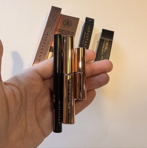 Anastasia Beverly hills lot - Picture 15 of 16